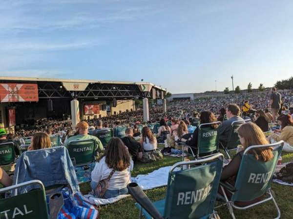 Dos Equis Pavilion, section: Lawn