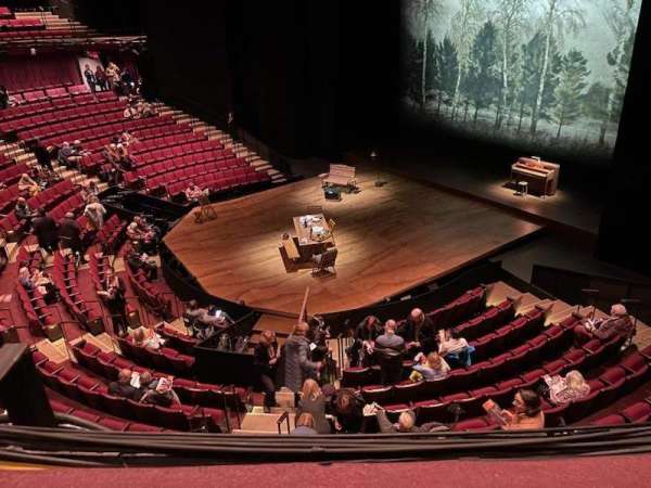 Vivian Beaumont Theater, section: Loge R, row: A, seat: 508
