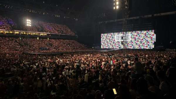 Paris La Défense Arena, section: 113, row: 14, seat: 14
