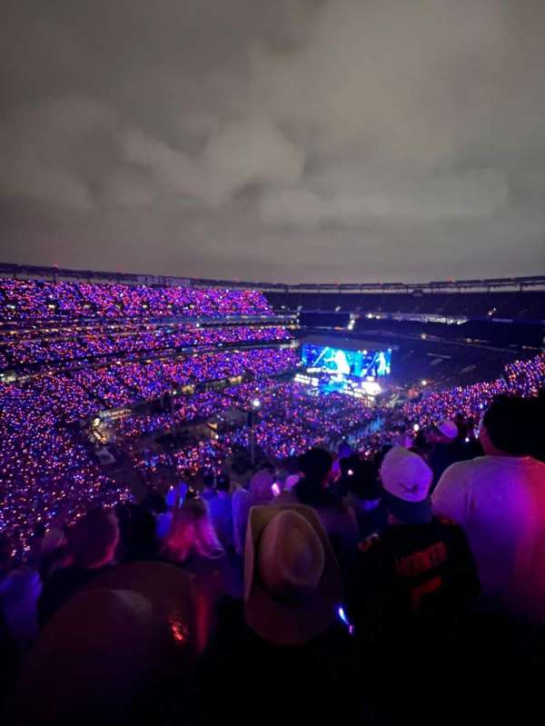 MetLife Stadium, section: 319, row: 12, seat: 13