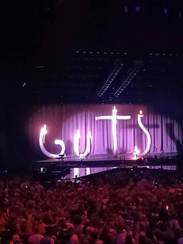 Ziggo Dome, section: 108, row: 1, seat: 251