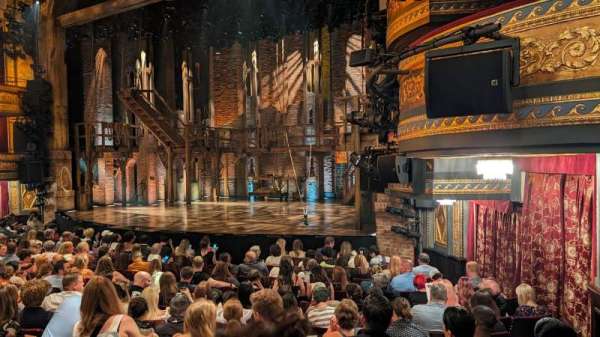 Richard Rodgers Theatre, section: Orchestra R, row: M, seat: 28