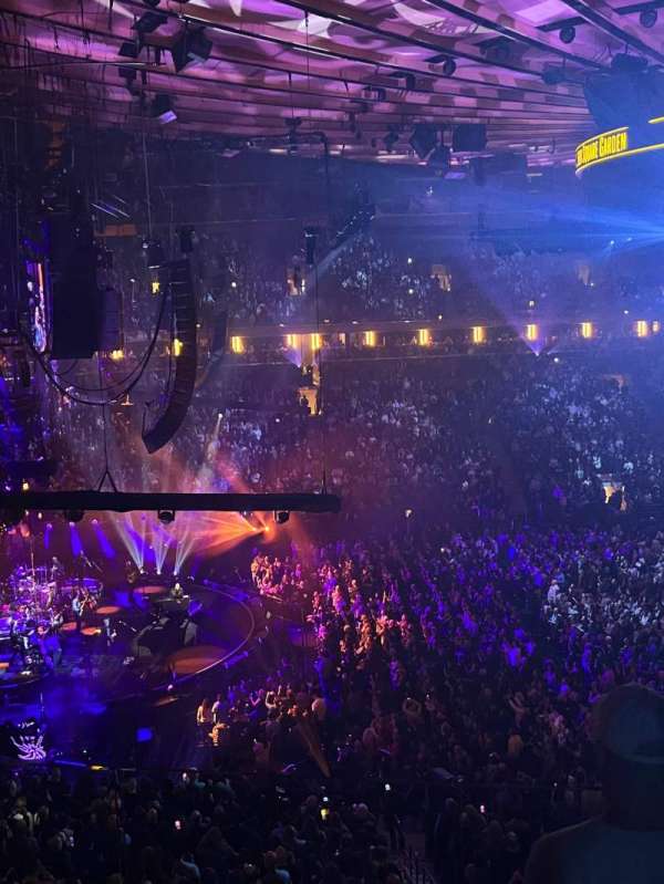 Madison Square Garden, section: 222, row: 4