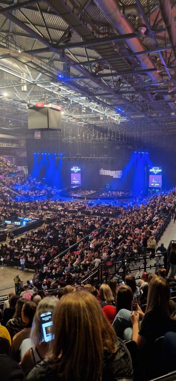 Utilita Arena Sheffield, section: 213, row: M, seat: 13
