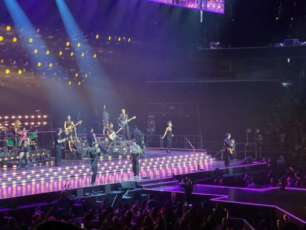 Capital One Arena, section: 100, row: M, seat: 8