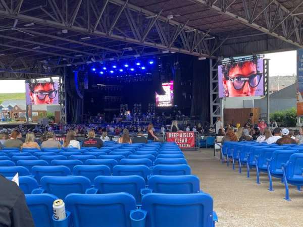 Hollywood Casino Amphitheatre, section: 206, row: SS, seat: 18