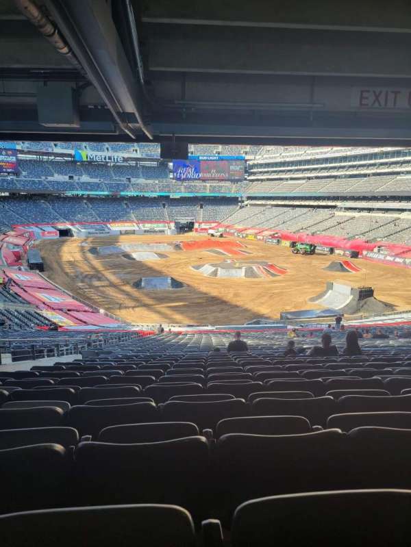 MetLife Stadium, section: 129, row: 48, seat: 22