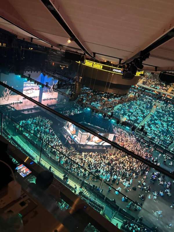 Madison Square Garden, section: 327, row: 2, seat: 14