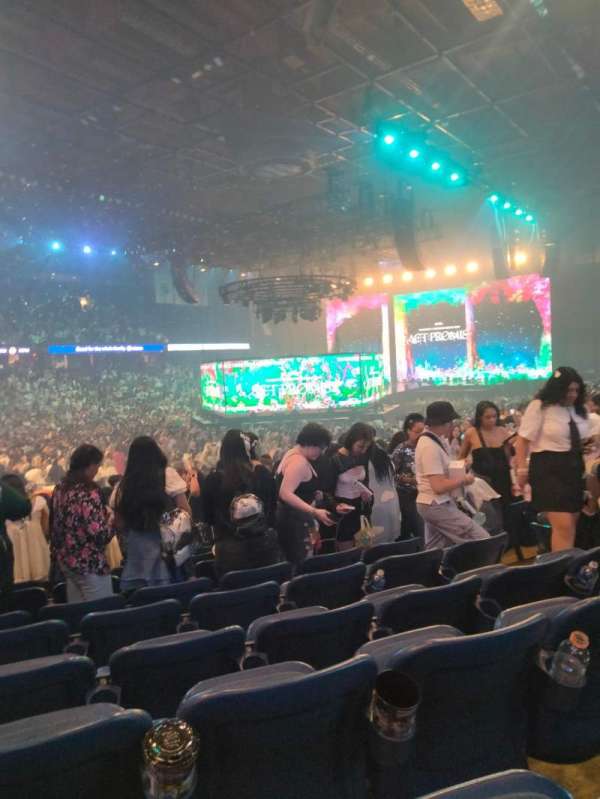 Allstate Arena, section: 213, row: N, seat: 6