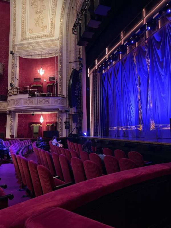 Royal Alexandra Theatre, section: orchestra box, row: D, seat: 1