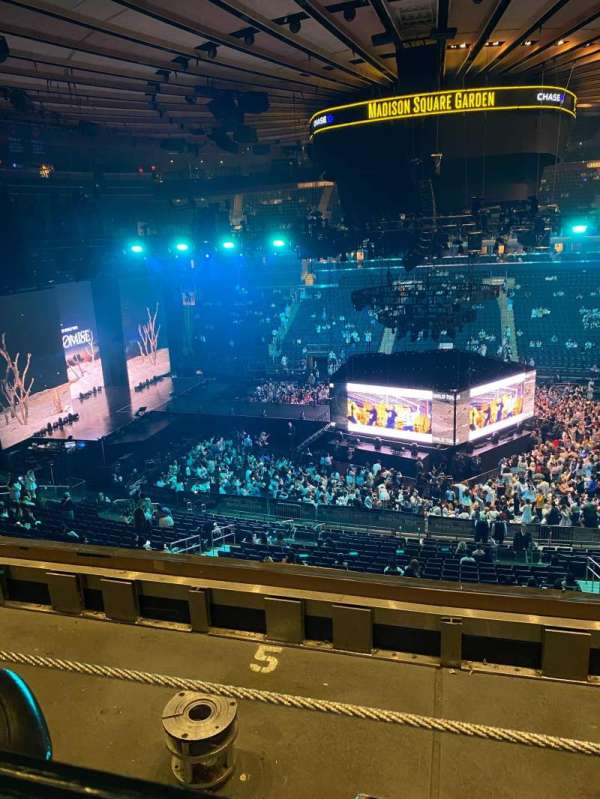 Madison Square Garden, section: 224, row: 3, seat: 15