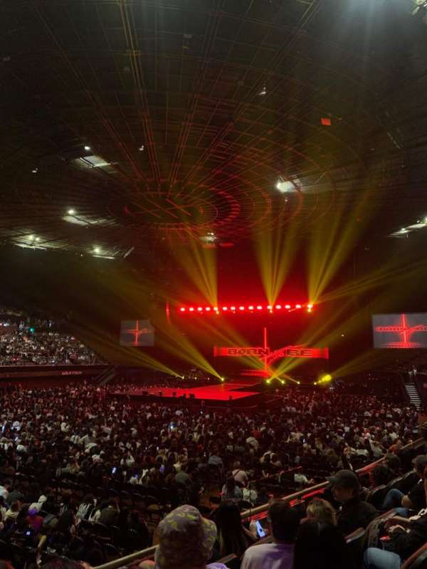 Kia Forum, section: 105, row: 5, seat: 1