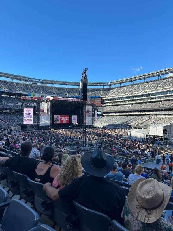 MetLife Stadium, section: 133, row: 20, seat: 3