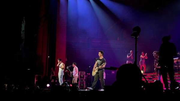 Talking Stick Resort Amphitheatre, section: 101, row: A, seat: 8