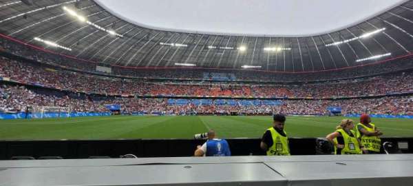 Allianz Arena, section: 120, row: 1, seat: 17