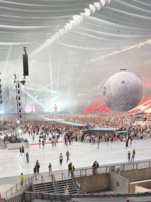 Johan Cruijff ArenA, section: 129, row: 16, seat: 180