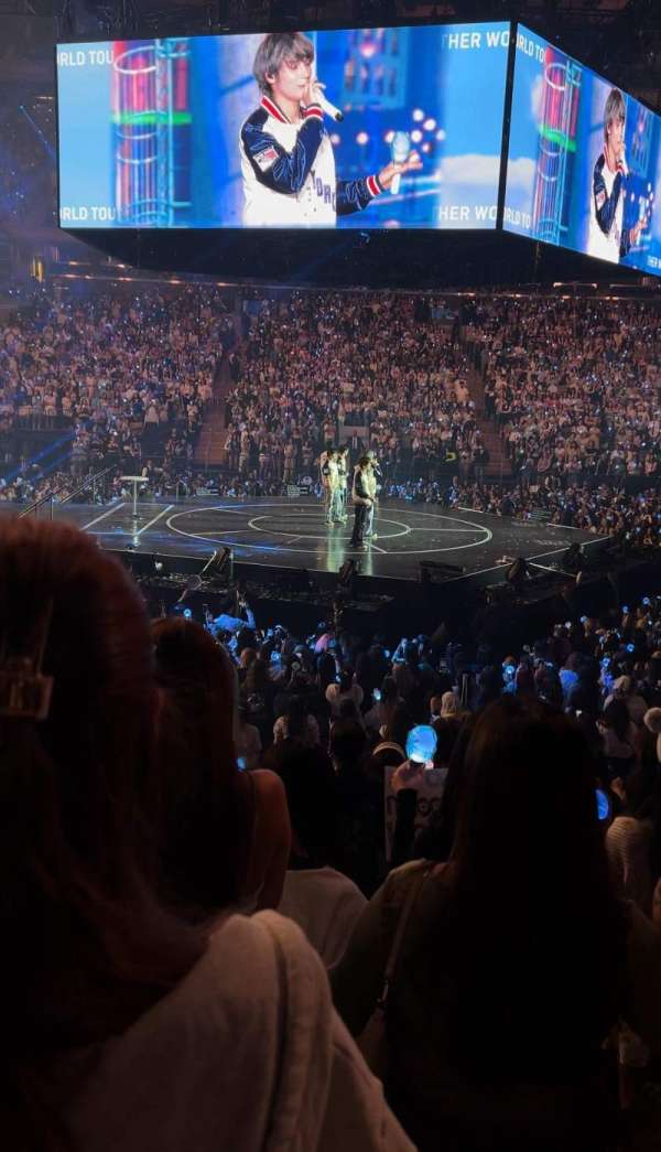 Madison Square Garden, section: 117, row: 9, seat: 8
