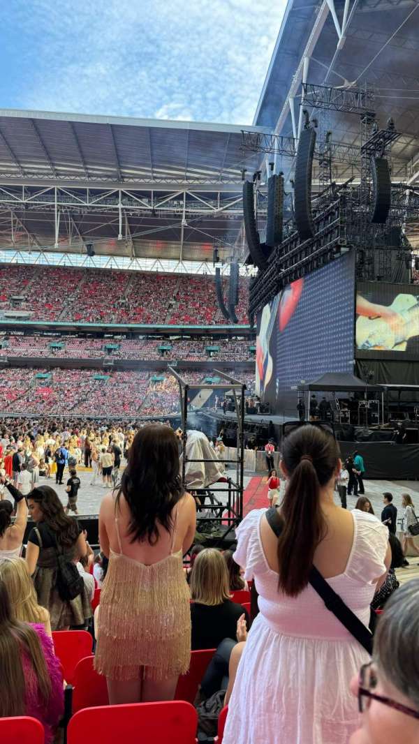 Wembley Stadium, section: 141, row: 15, seat: 207