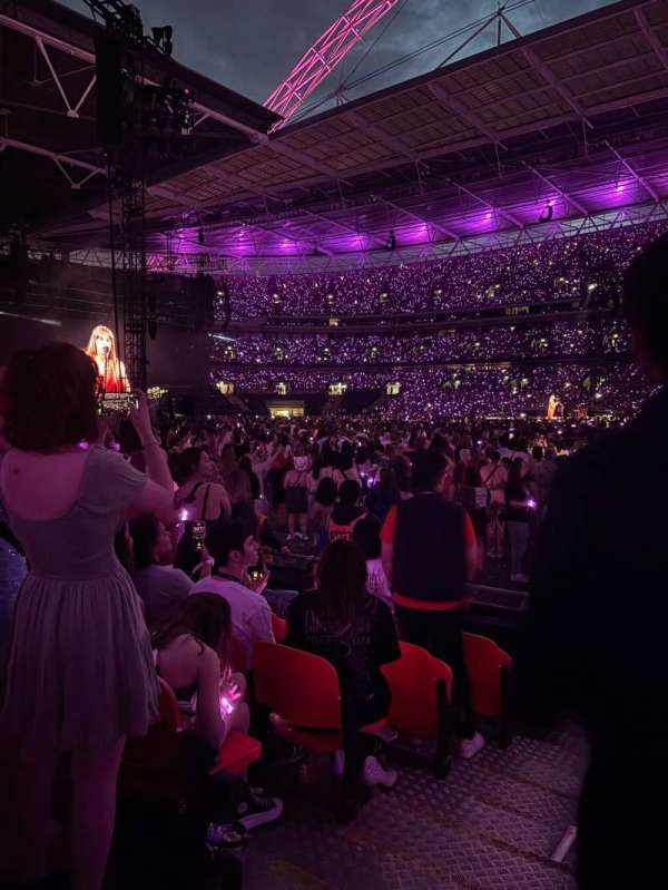 Wembley Stadium, section: 121, row: 7, seat: 274