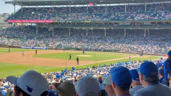 Wrigley Field, section: 206, row: 8, seat: 5