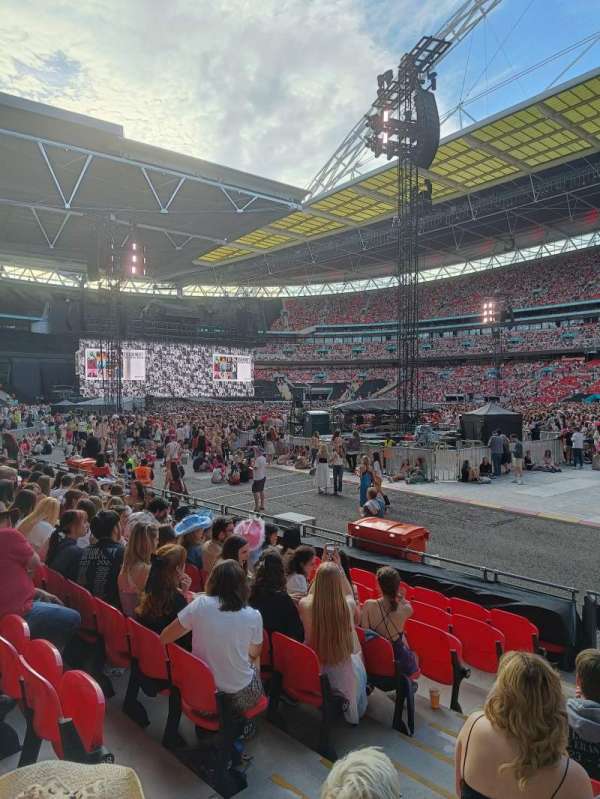 Wembley Stadium, section: 119, row: 10, seat: 214