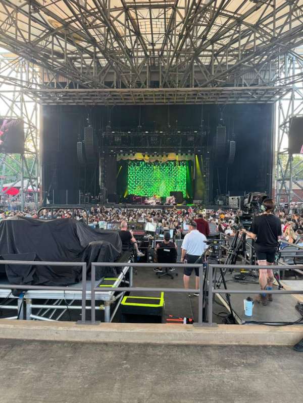Ameris Bank Amphitheatre, section: BOX 61, row: 1, seat: 3