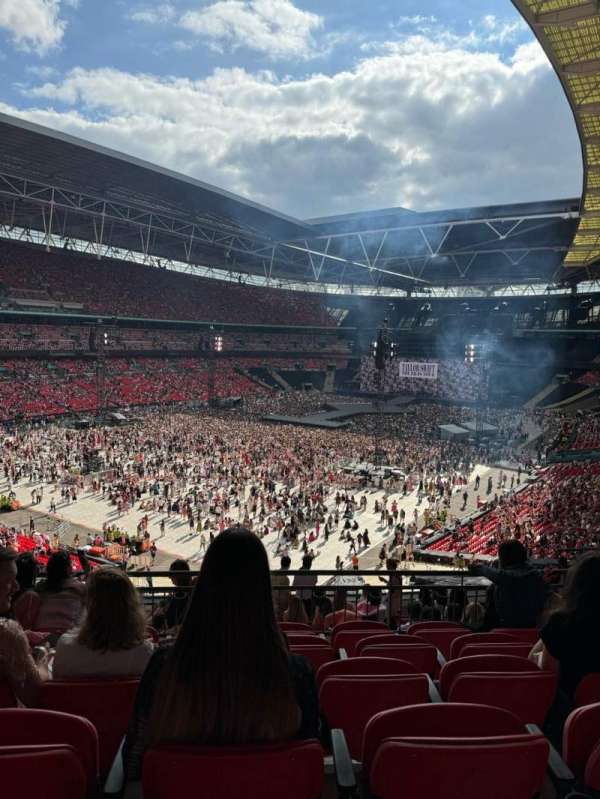 Wembley Stadium, section: 208, row: 13, seat: 174