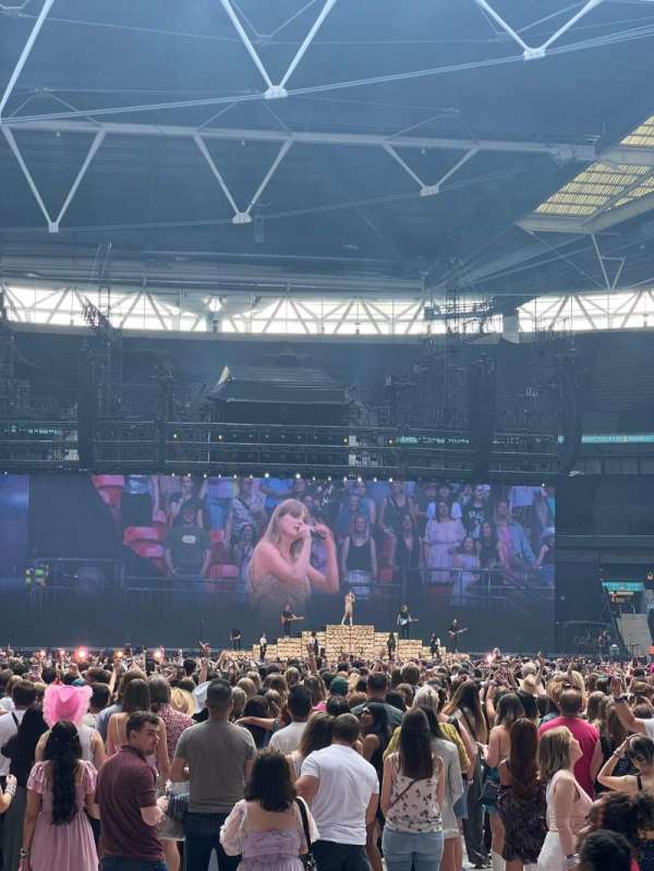 Wembley Stadium, section: 113, row: 3, seat: 31