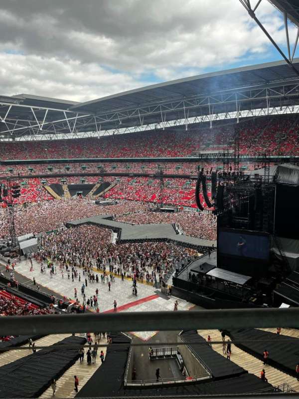 Wembley Stadium, section: 545, row: 1, seat: 172