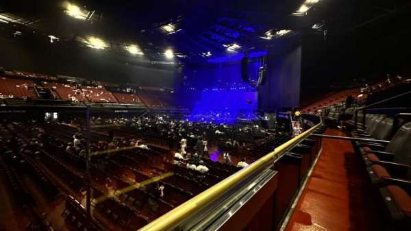 Kia Forum, section: 108, row: 1, seat: 4