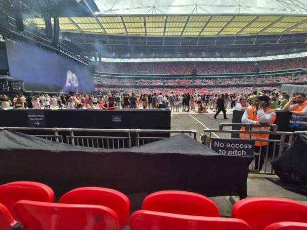 Wembley Stadium, section: 125, row: 3, seat: 76