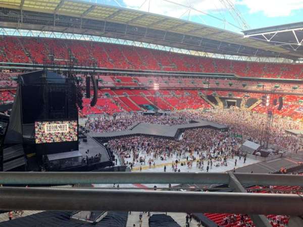 Wembley Stadium, section: 533, row: 1, seat: 186