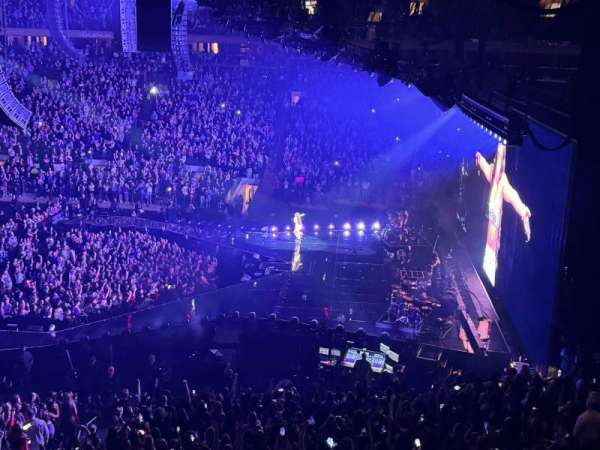 Madison Square Garden, section: 213, row: 1, seat: 10