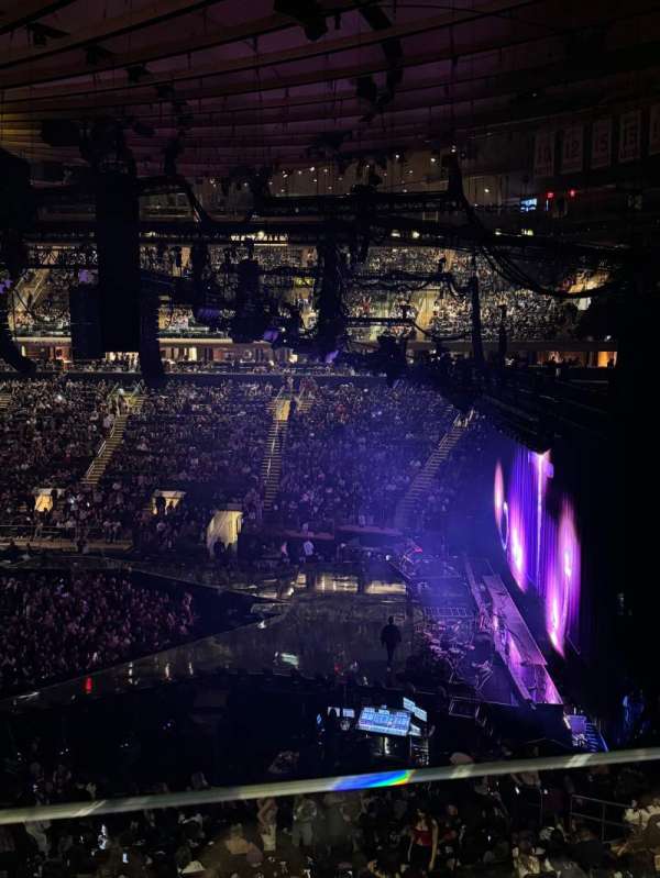Madison Square Garden, section: 213, row: 1, seat: 10