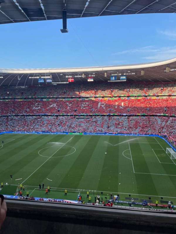 Allianz Arena, section: 305, row: 2, seat: 30