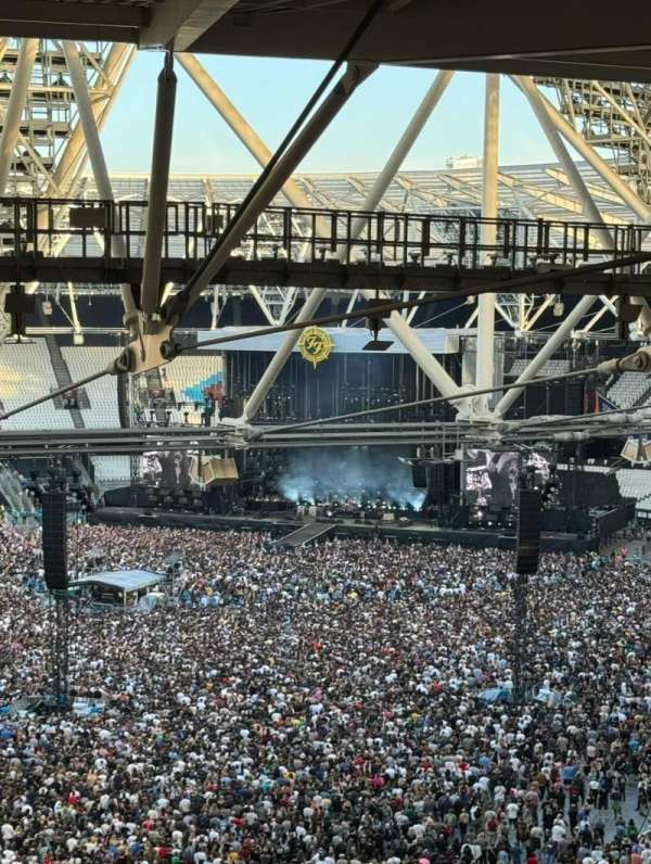 London Stadium, section: 255, row: 73, seat: 699