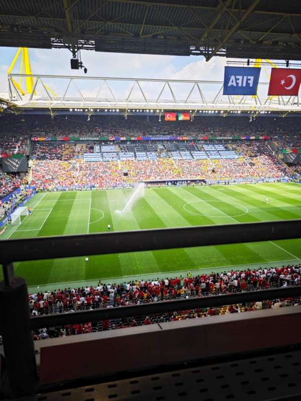 Signal Iduna Park, section: 31, row: 1, seat: 28