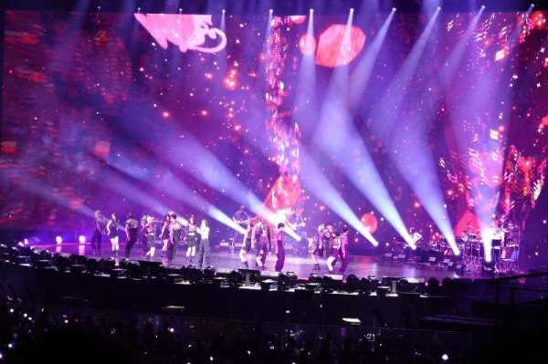 Uber Arena, section: 205, row: 15, seat: 8