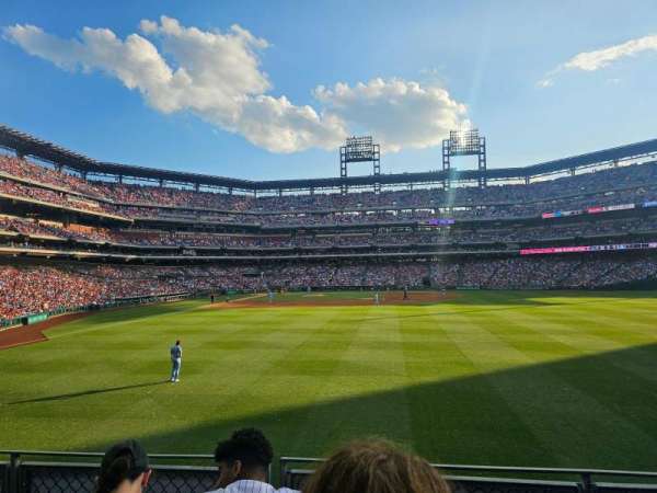 Citizens Bank Park, section: 104, row: 3, seat: 11