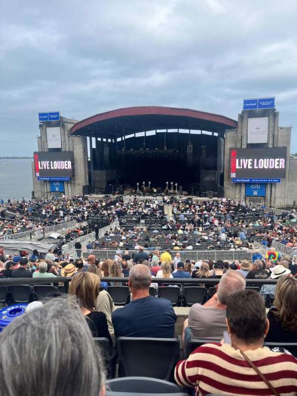 Jones Beach Theater, section: 203, row: DD, seat: 9