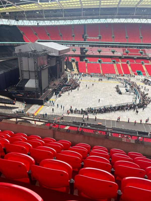 Wembley Stadium, section: 529, row: 6, seat: 80