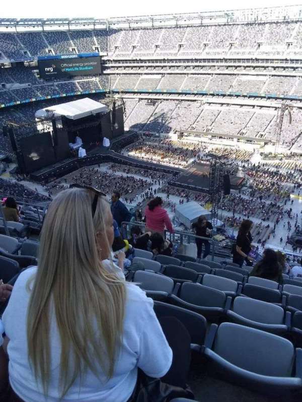 MetLife Stadium, section: 335, row: 18, seat: 21