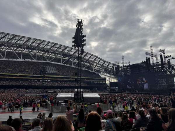 Aviva Stadium, section: 106, row: V, seat: 17