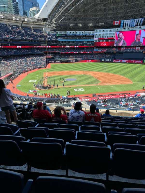 Rogers Centre, section: 220, row: 11, seat: 11