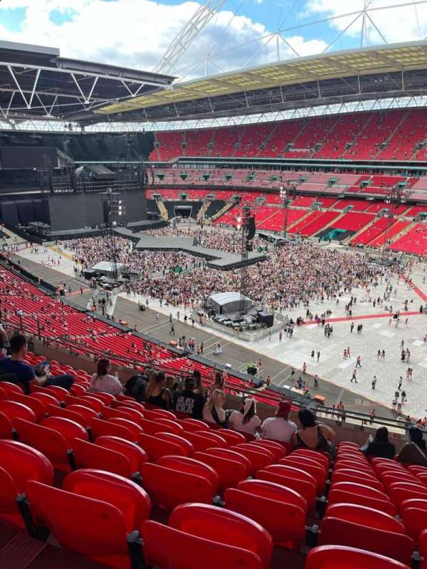 Wembley Stadium, section: 521, row: 11, seat: 233