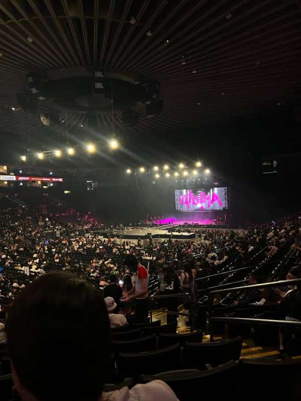 Oakland Arena, section: 105, row: 18, seat: 3