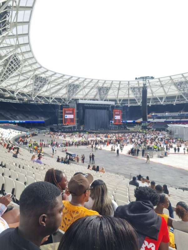 London Stadium, section: 141, row: 26, seat: 142