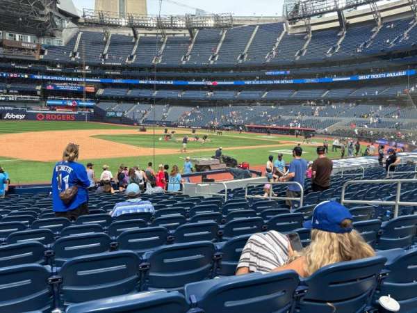 Rogers Centre, section: 133, row: 18, seat: 8