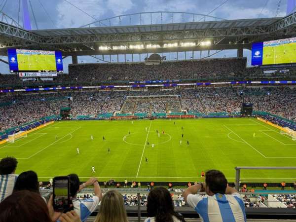 Hard Rock Stadium, section: 318, row: 3, seat: 2