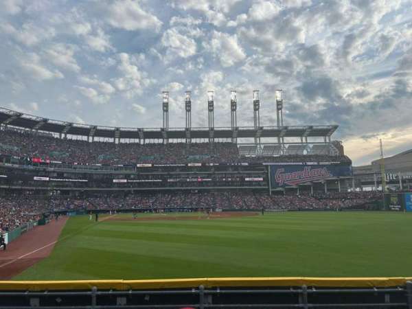 Progressive Field, section: 113, row: D, seat: 19